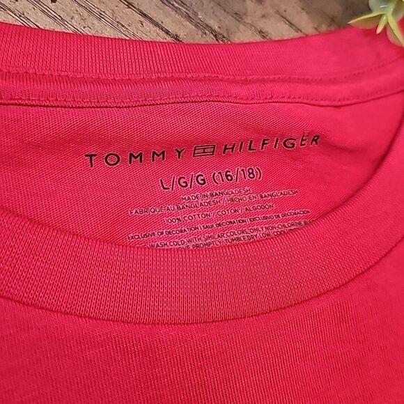Red Tommy Hilfiger t shirt size L 16/18 never worn - Picture 3 of 9